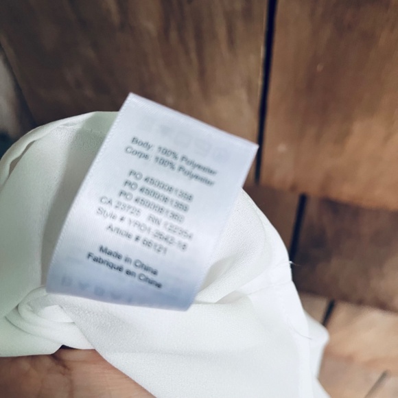 Aritzia Babaton Chiffon V-Neck Front and Back  White Lined Blouse Short Sleeve - Picture 7 of 9